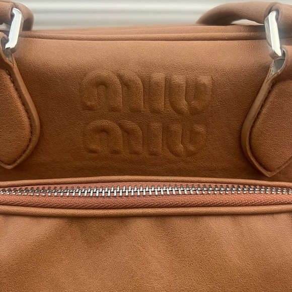 Miu Miu Pocket Nappa leather top-handle bag - Picture 4 of 16
